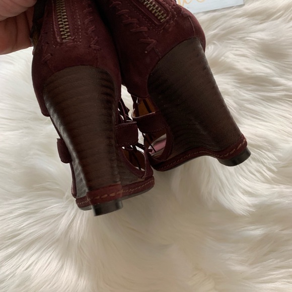 NWOT Trask Felicity Fringe Wedges - Picture 4 of 8